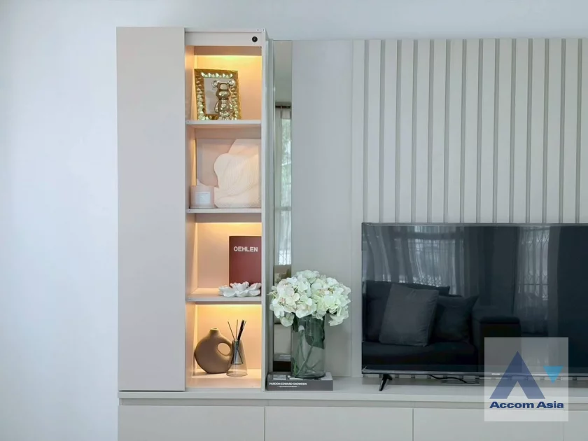 unitPet friendly |  6 Bedrooms  House For Rent in Ratchadaphisek, Bangkok  near MRT Huai Khwang (AA46919)