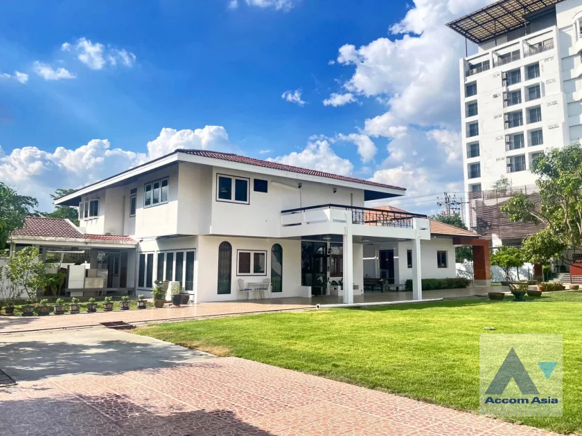 unitGarden, Home Office |  5 Bedrooms  House For Rent & Sale in Bang Na, Bangkok  near BTS Udomsuk (AA46923)