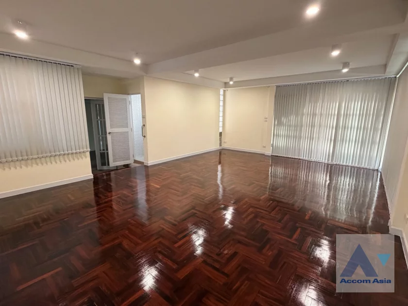 12  5 br House for rent and sale in Phaholyothin ,Bangkok BTS Ratchayothin AA46924