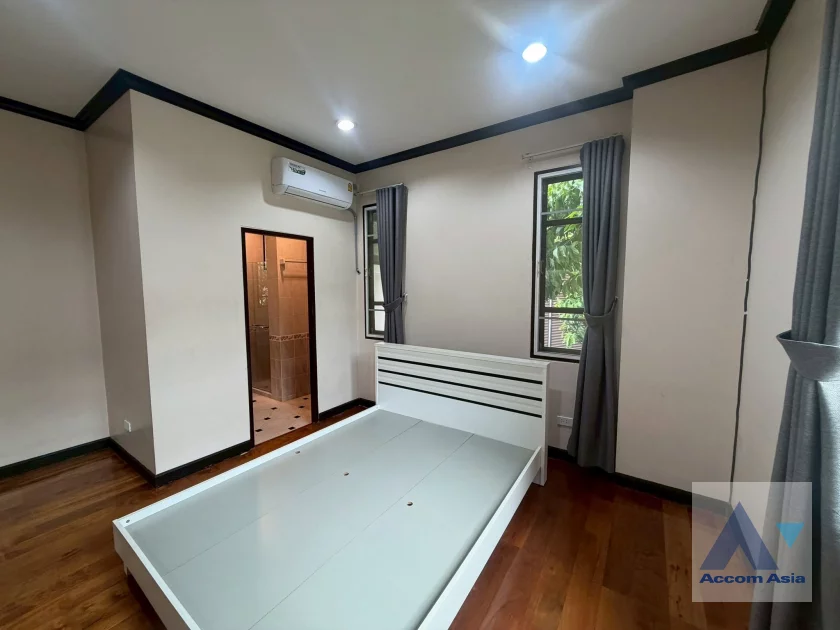 8  3 br House For Rent in Sukhumvit ,Bangkok BTS Ekkamai AA46927
