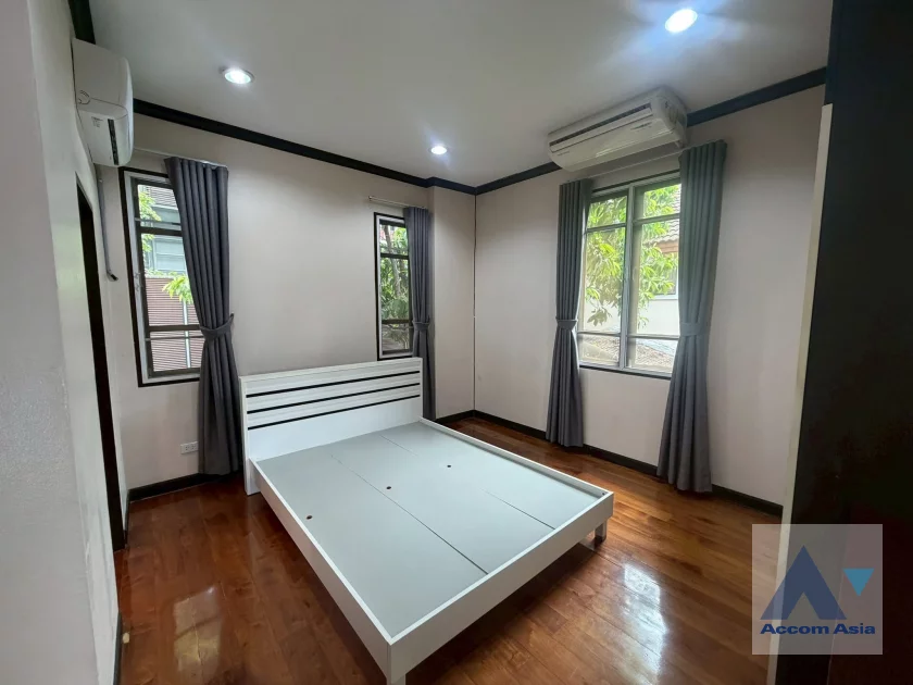 9  3 br House For Rent in Sukhumvit ,Bangkok BTS Ekkamai AA46927
