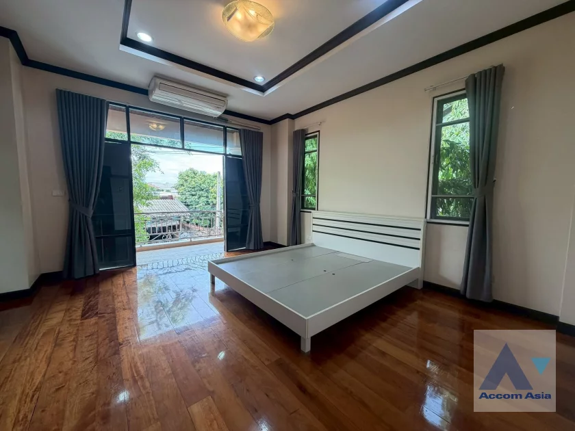 10  3 br House For Rent in Sukhumvit ,Bangkok BTS Phra khanong AA46927