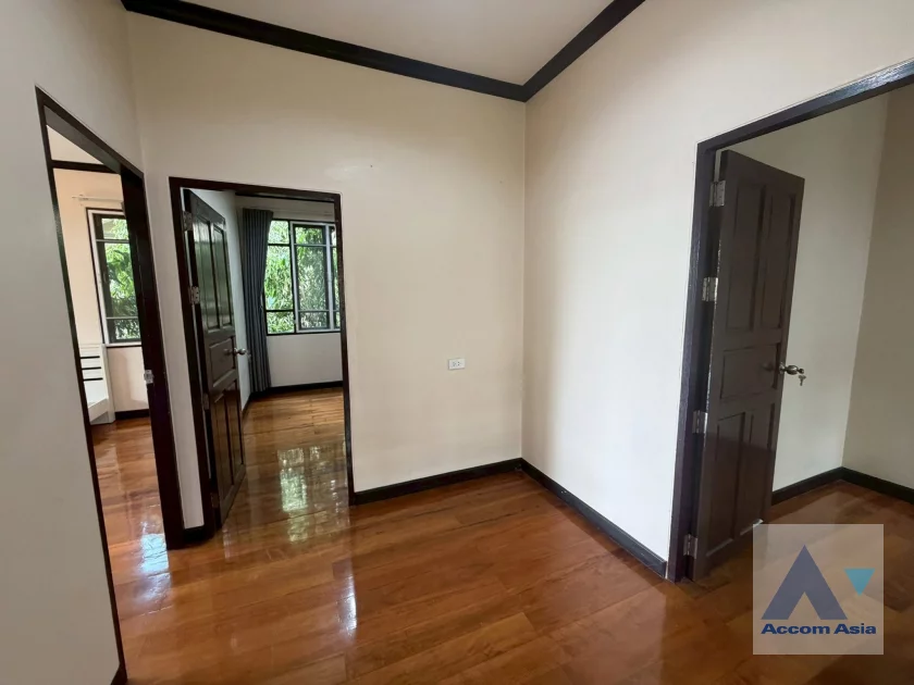 7  3 br House For Rent in Sukhumvit ,Bangkok BTS Ekkamai AA46927
