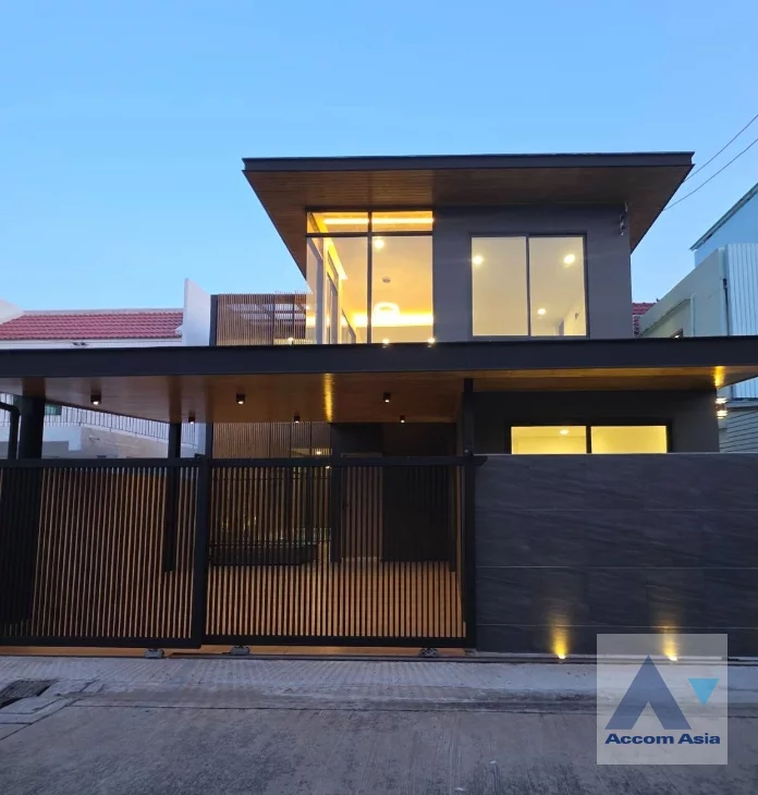 unitFully Furnished, Private Swimming Pool |  3 Bedrooms  House For Rent & Sale in Sukhumvit, Bangkok  near BTS Bang Chak (AA46929)