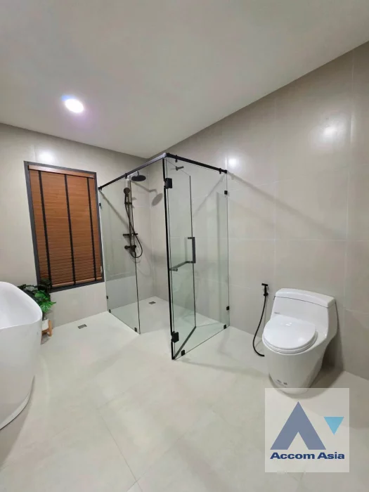 10  3 br House For Rent in Sukhumvit ,Bangkok BTS Bang Chak AA46929