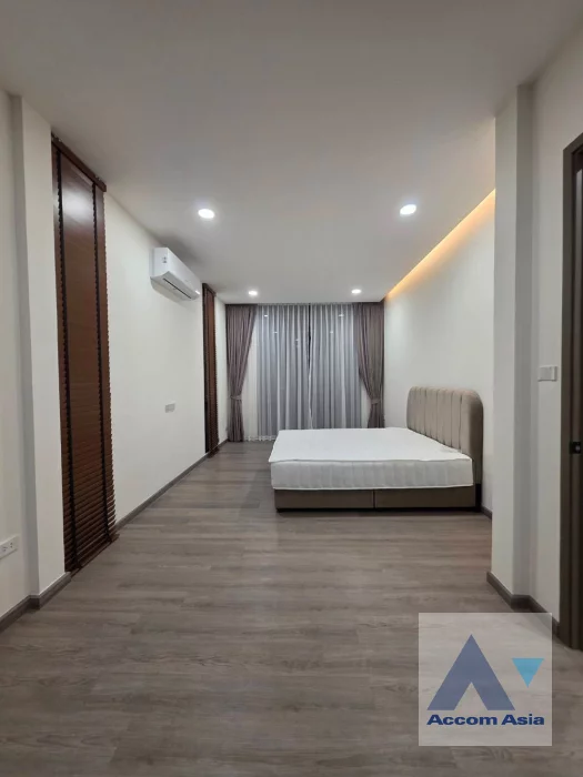 12  3 br House For Rent in Sukhumvit ,Bangkok BTS Bang Chak AA46929