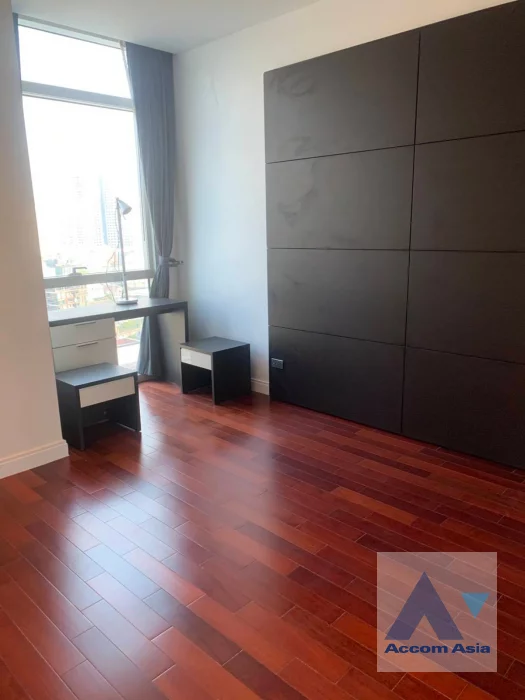 4  2 br Condominium For Sale in Ploenchit ,Bangkok BTS Ploenchit at Athenee Residence AA46940