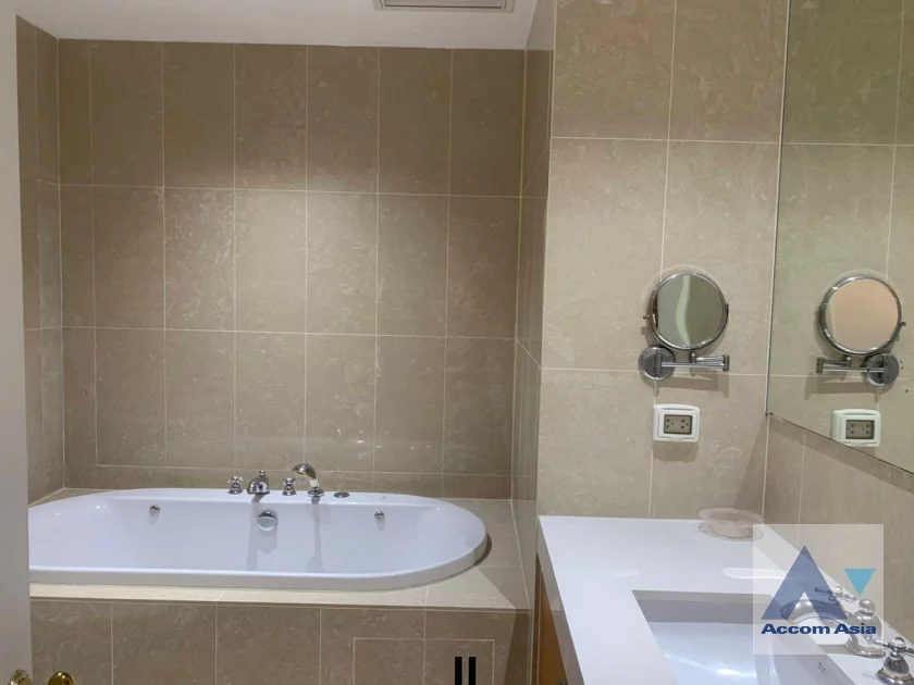 9  2 br Condominium For Sale in Ploenchit ,Bangkok BTS Ploenchit at Athenee Residence AA46940