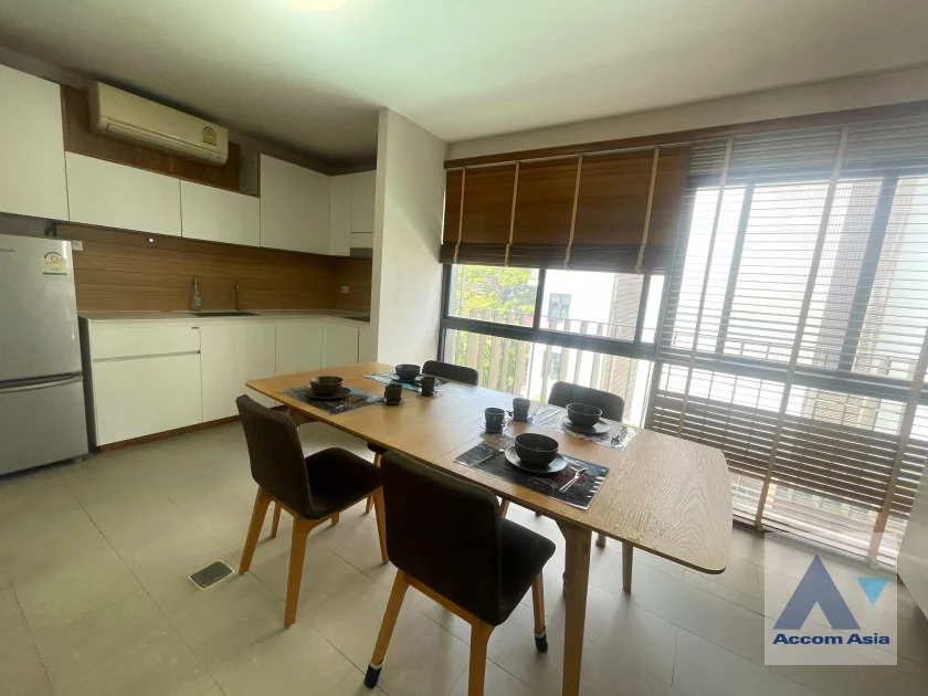unit 2 Bedrooms  Apartment For Rent in Sukhumvit, Bangkok  near BTS Phrom Phong (AA46944)