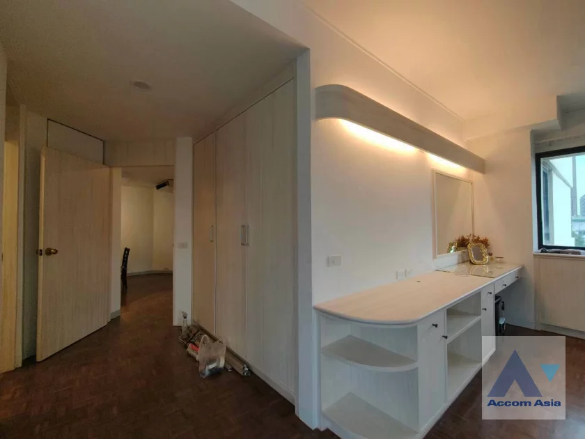 18  2 br Apartment for rent and sale in Sukhumvit ,Bangkok BTS Thong Lo at classically furnished apartment AA46947