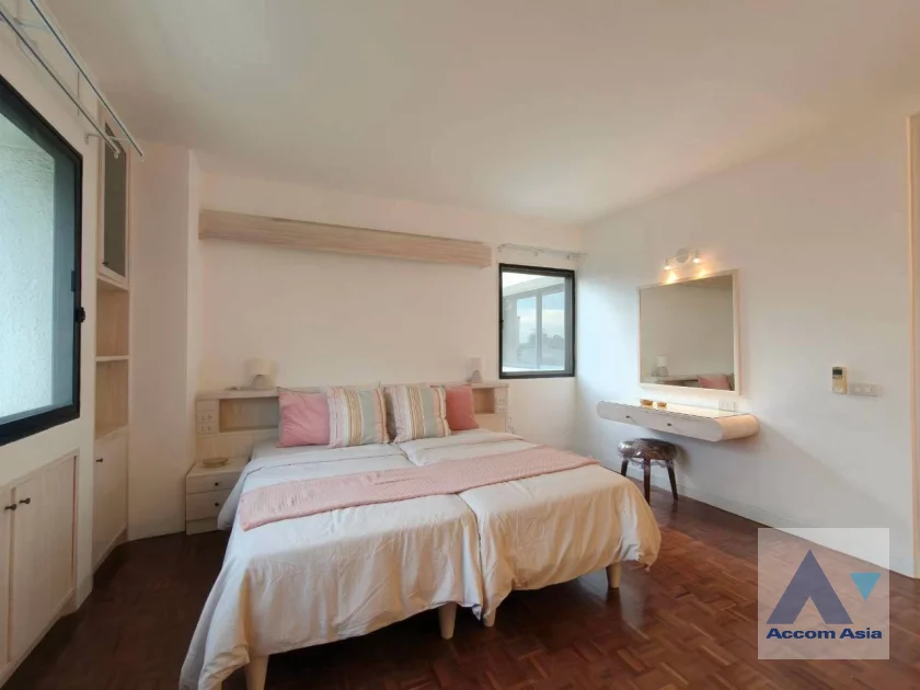 21  2 br Apartment for rent and sale in Sukhumvit ,Bangkok BTS Thong Lo at classically furnished apartment AA46947