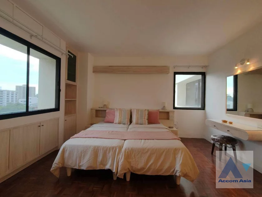 22  2 br Apartment for rent and sale in Sukhumvit ,Bangkok BTS Thong Lo at classically furnished apartment AA46947