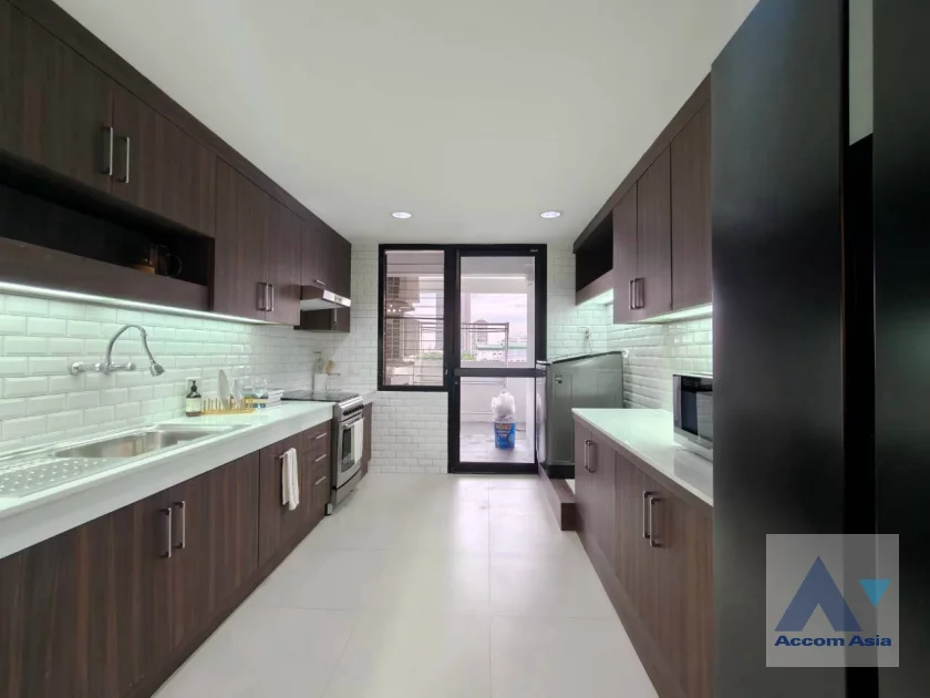 12  2 br Apartment for rent and sale in Sukhumvit ,Bangkok BTS Thong Lo at classically furnished apartment AA46947
