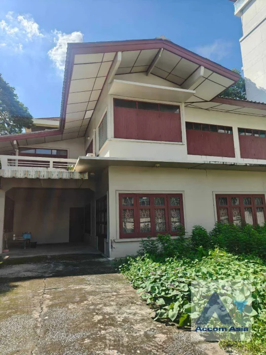  1  3 br House For Rent in Sukhumvit ,Bangkok BTS Phrom Phong AA46961