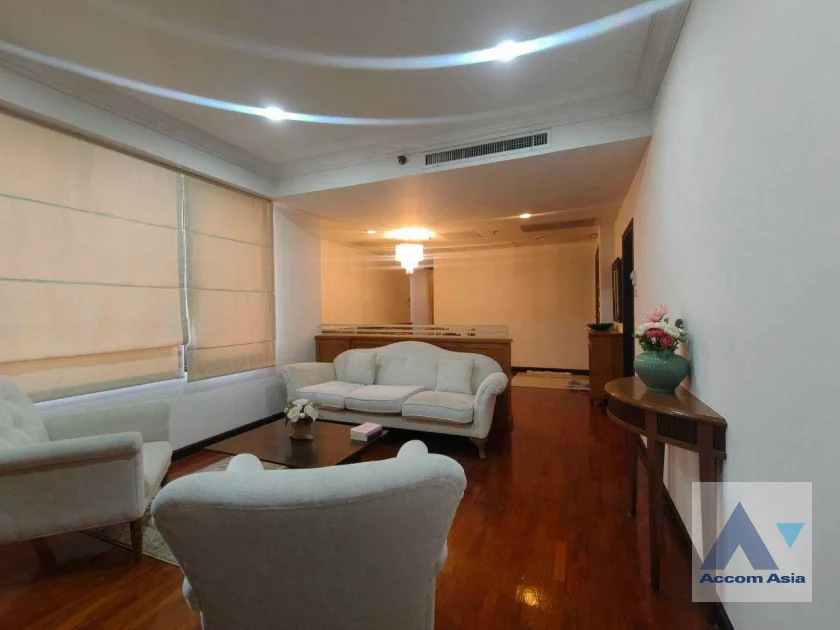 unit 3 Bedrooms  Condominium For Rent in Sathorn, Bangkok  near BTS Chong Nonsi - MRT Lumphini (26614)