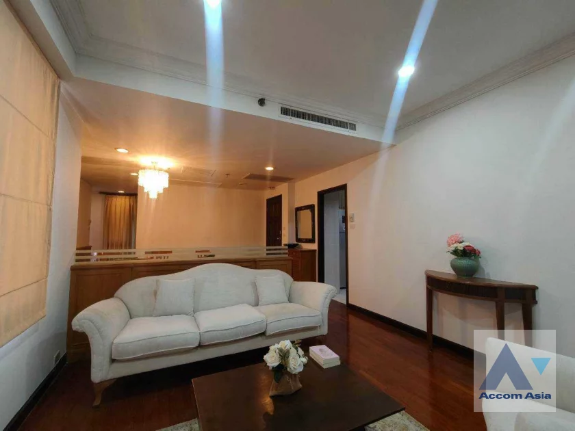 unit 3 Bedrooms  Condominium For Rent in Sathorn, Bangkok  near BTS Chong Nonsi - MRT Lumphini (26614)