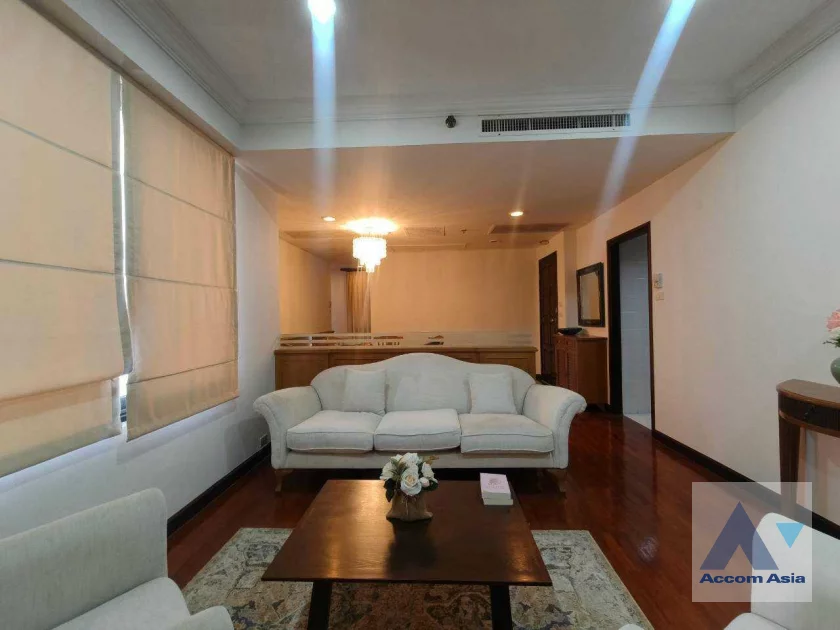 unit 3 Bedrooms  Condominium For Rent in Sathorn, Bangkok  near BTS Chong Nonsi - MRT Lumphini (26614)