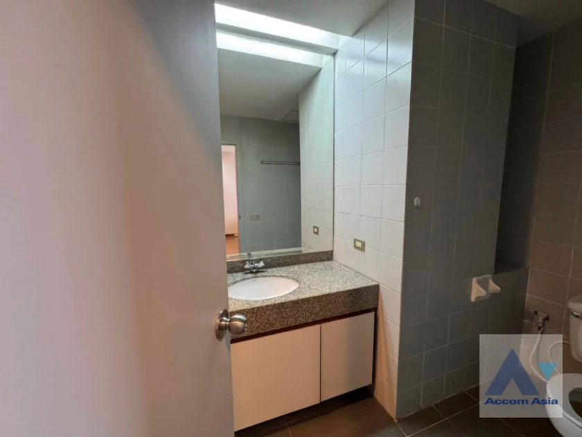 21  2 br Condominium For Rent in Sathorn ,Bangkok MRT Khlong Toei at Baan Yen Akard 2026803
