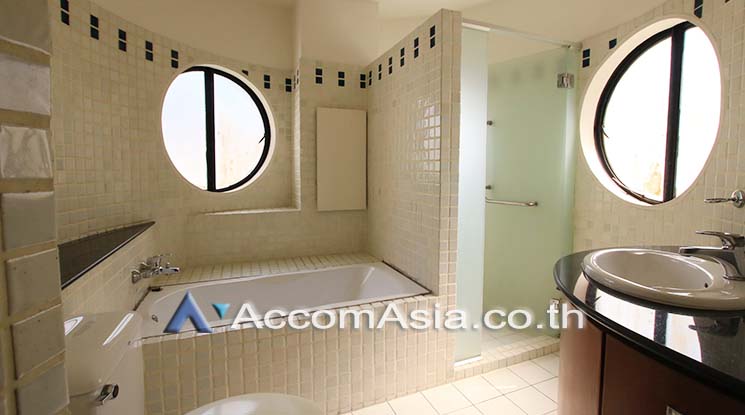 8  4 br Apartment For Rent in Ploenchit ,Bangkok BTS Ploenchit at Set among tropical atmosphere 1005204