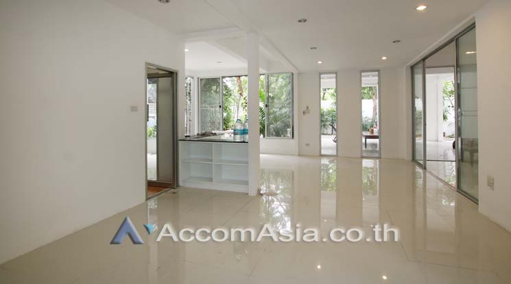  1  4 br House for rent and sale in Sukhumvit ,Bangkok BTS Ekkamai 10002901