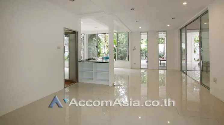 unitPrivate Swimming Pool, Pet friendly |  4 Bedrooms  House For Rent & Sale in Sukhumvit, Bangkok  near BTS Ekkamai (10002901)