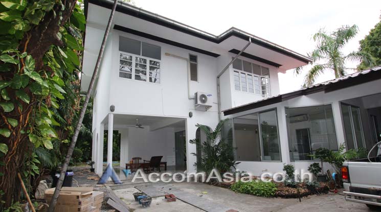 10  4 br House for rent and sale in Sukhumvit ,Bangkok BTS Ekkamai 10002901