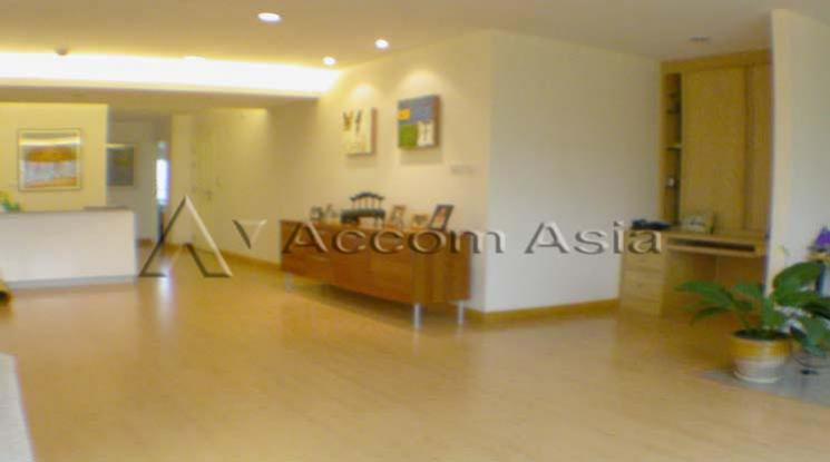 4  3 br Apartment For Rent in Ploenchit ,Bangkok BTS Ratchadamri at Step to Lumpini Park 16999