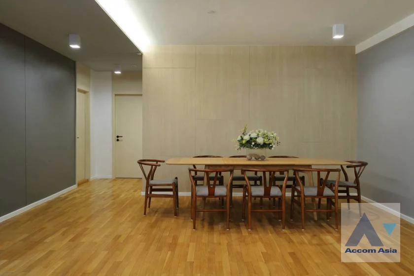 9  3 br Apartment For Rent in Sukhumvit ,Bangkok BTS Phrom Phong at High-Rise Serviced Apartment Near The Em District 27006