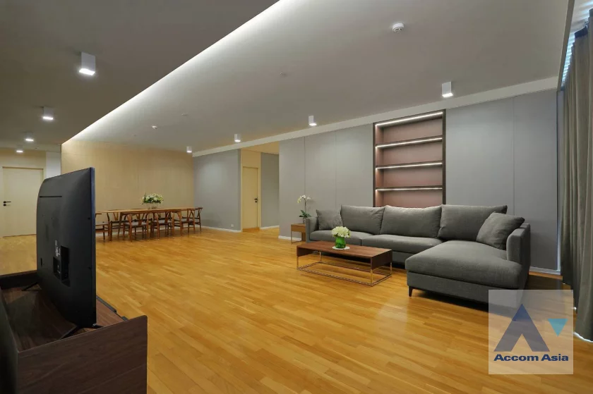  1  3 br Apartment For Rent in Sukhumvit ,Bangkok BTS Phrom Phong at High-Rise Serviced Apartment Near The Em District 27006