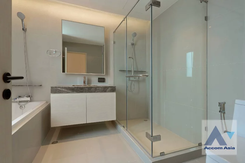 15  3 br Apartment for rent and sale in Sukhumvit ,Bangkok BTS Phrom Phong at High-Rise Serviced Apartment Near The Em District 27006
