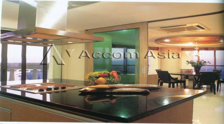 5  2 br Condominium For Rent in Silom ,Bangkok BTS Surasak at Nusa State Tower 27166