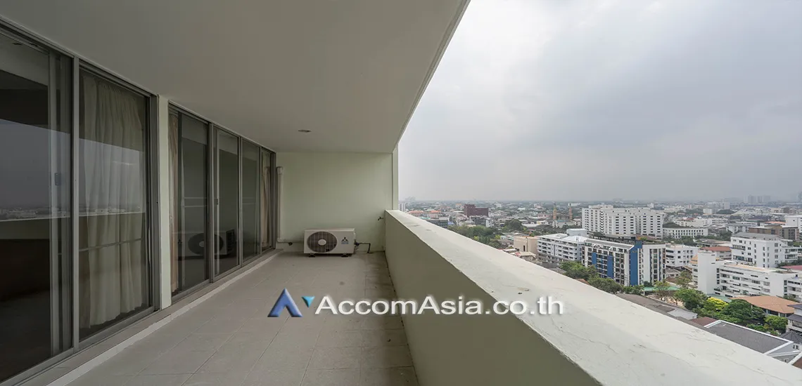 unitPet friendly |  3 Bedrooms  Apartment For Rent & Sale in Sukhumvit, Bangkok  near BTS Ekkamai (17195)