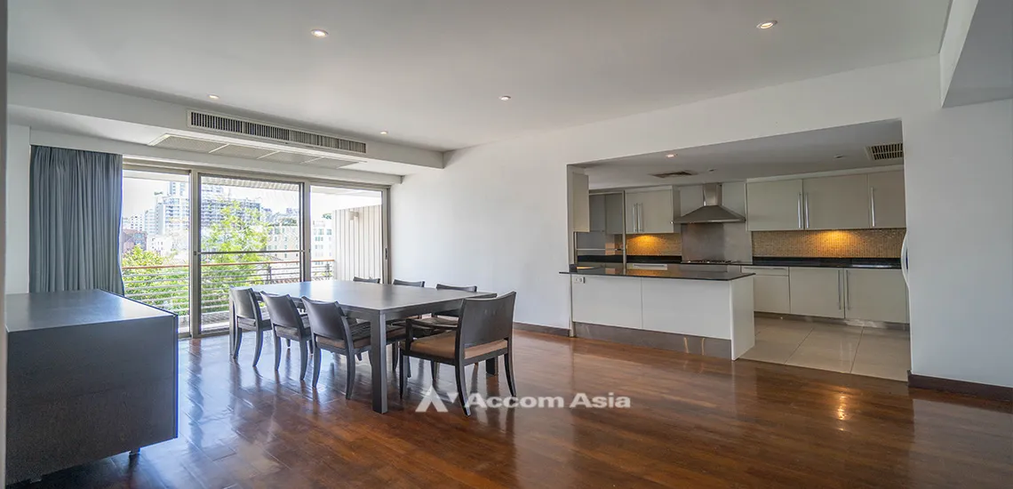 unitPet friendly |  3 Bedrooms  Apartment For Rent in Ploenchit, Bangkok  near MRT Lumphini - BTS Ploenchit (17466)