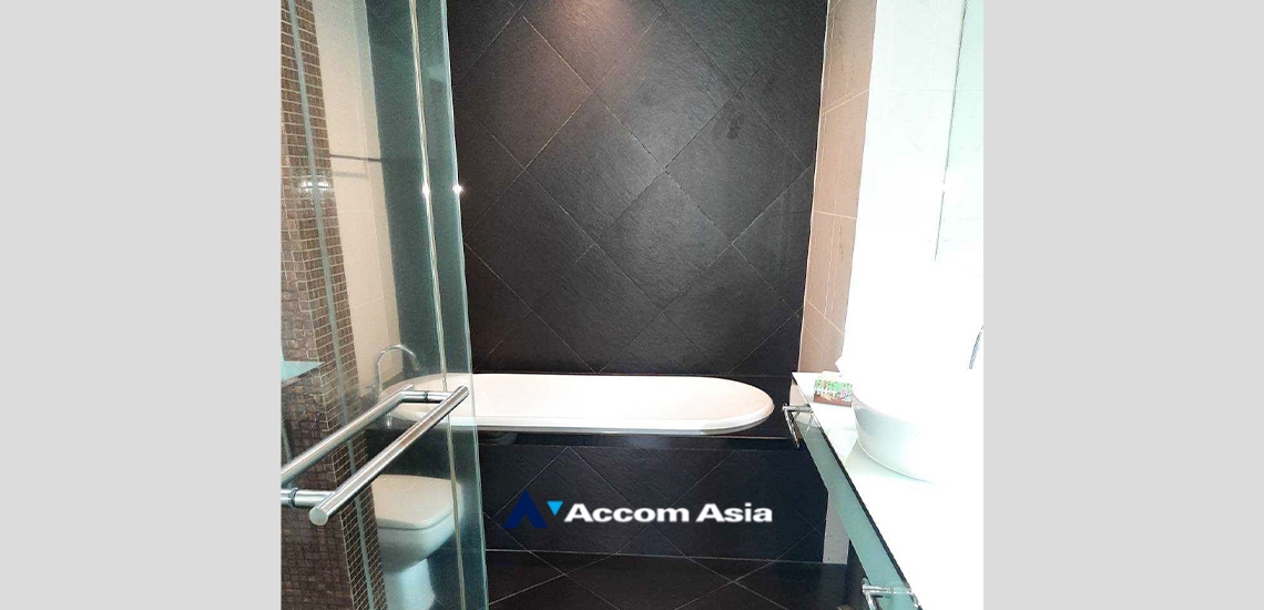 9  2 br Condominium For Rent in Silom ,Bangkok BTS Sala Daeng - MRT Silom at The Legend Saladaeng 27581