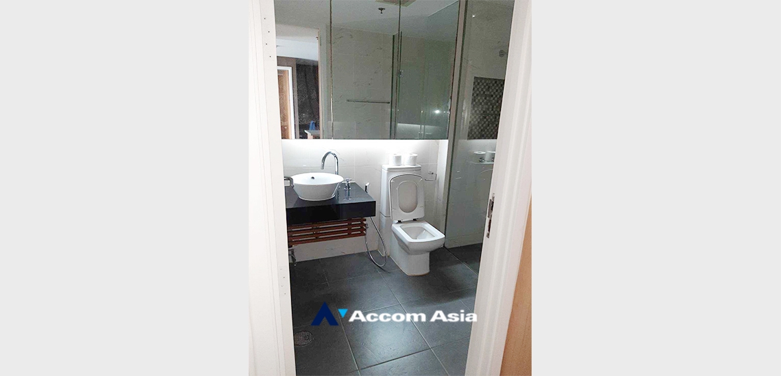 11  2 br Condominium For Rent in Silom ,Bangkok BTS Sala Daeng - MRT Silom at The Legend Saladaeng 27581