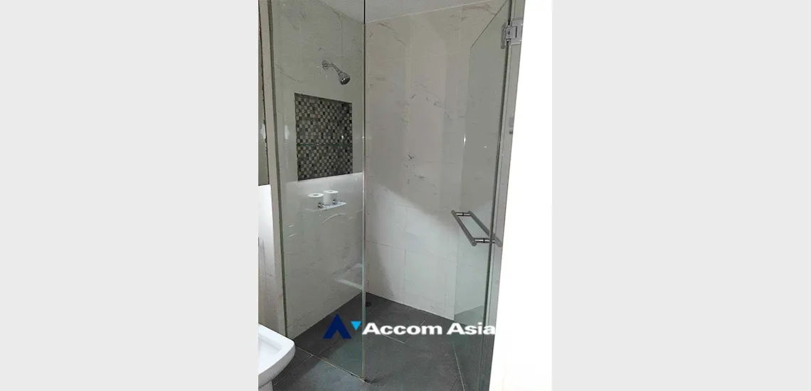 12  2 br Condominium For Rent in Silom ,Bangkok BTS Sala Daeng - MRT Silom at The Legend Saladaeng 27581