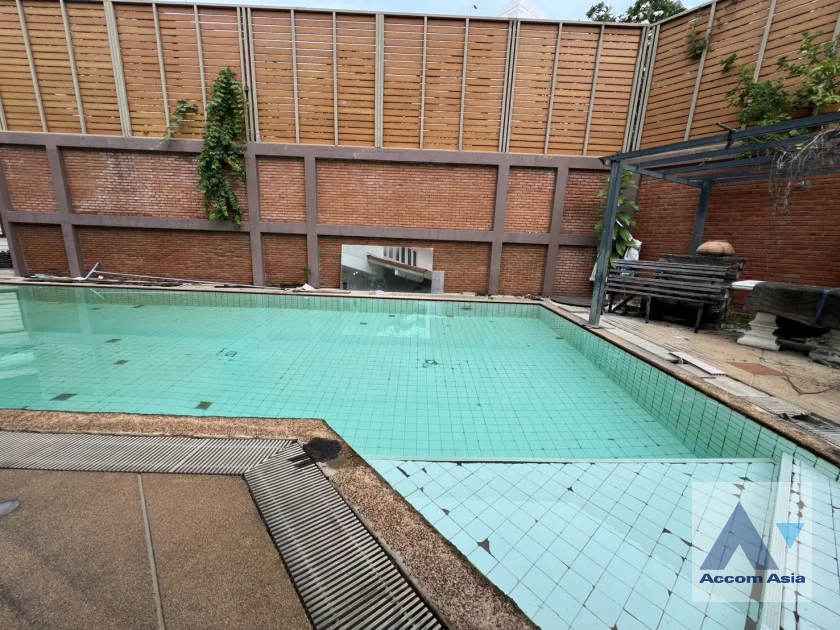 unitHome Office, Private Swimming Pool |  4 Bedrooms  House For Rent in Sukhumvit, Bangkok  near BTS Phrom Phong (9015501)