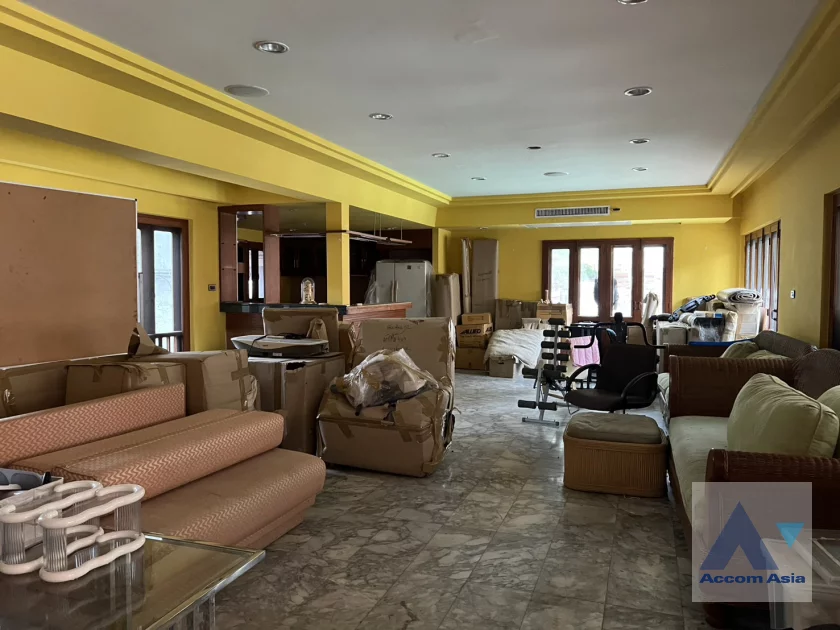 unitHome Office, Private Swimming Pool |  4 Bedrooms  House For Rent in Sukhumvit, Bangkok  near BTS Phrom Phong (9015501)