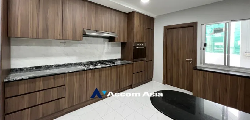 unitPet friendly |  4 Bedrooms  Apartment For Rent in Sukhumvit, Bangkok  near BTS Asok - MRT Sukhumvit (1001601)