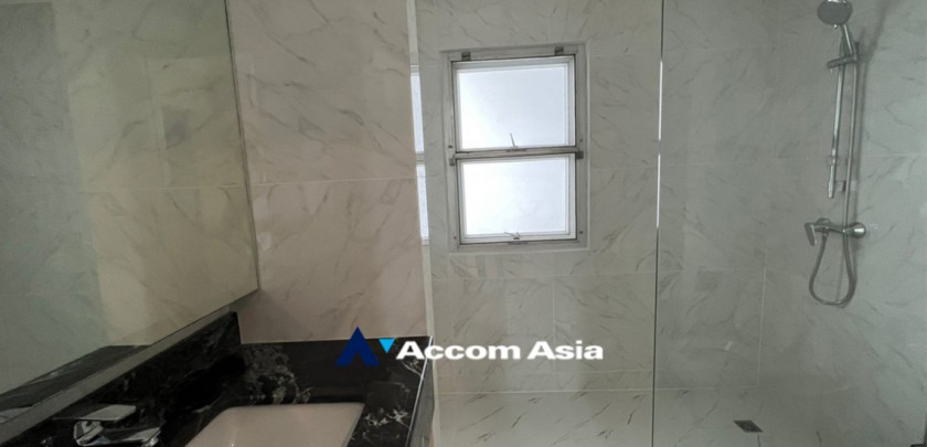 10  4 br Apartment For Rent in Sukhumvit ,Bangkok BTS Asok - MRT Sukhumvit at Newly renovated modern style living place 1001601