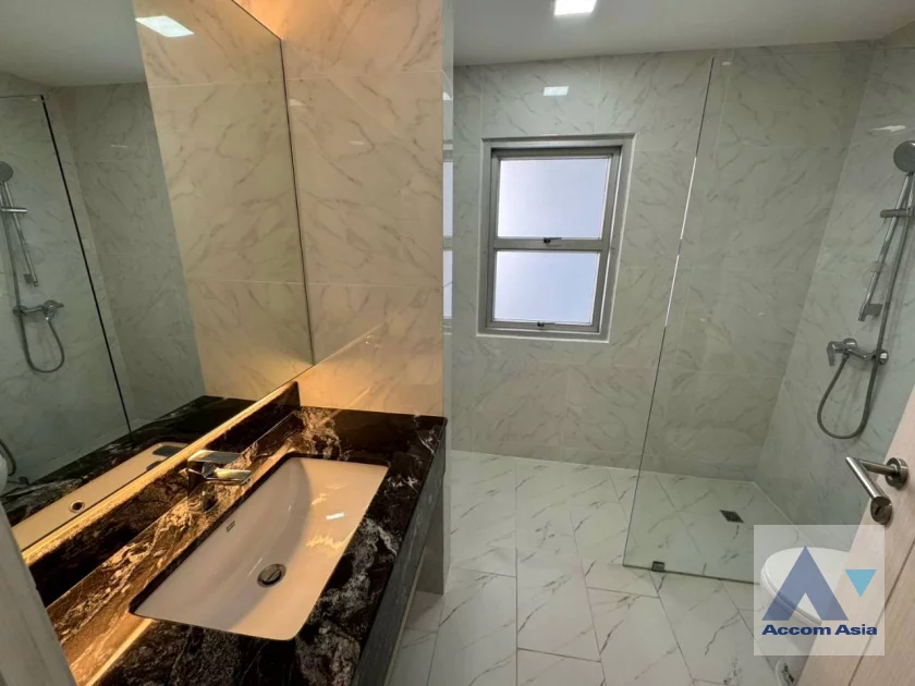 18  4 br Apartment for rent and sale in Sukhumvit ,Bangkok BTS Asok - MRT Sukhumvit at Newly renovated modern style living place 1001601