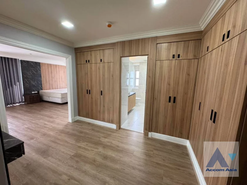  1  4 br Apartment for rent and sale in Sukhumvit ,Bangkok BTS Asok - MRT Sukhumvit at Newly renovated modern style living place 1001601