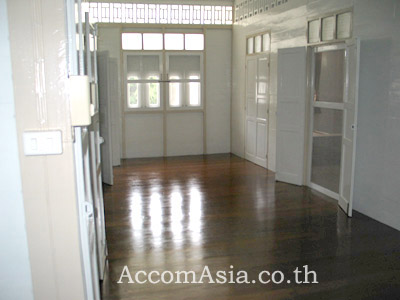 4  3 br House For Rent in Silom ,Bangkok MRT Sam Yan 48465