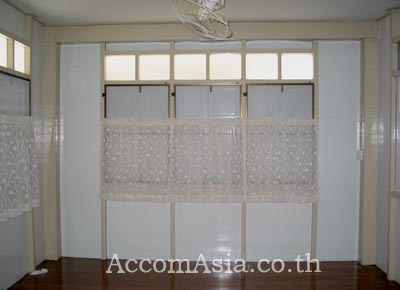 7  3 br House For Rent in Silom ,Bangkok MRT Sam Yan 48465