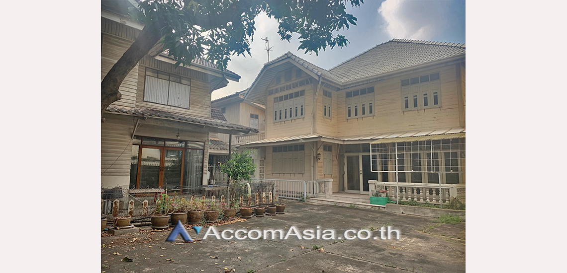 12  3 br House For Rent in Silom ,Bangkok MRT Sam Yan 48465