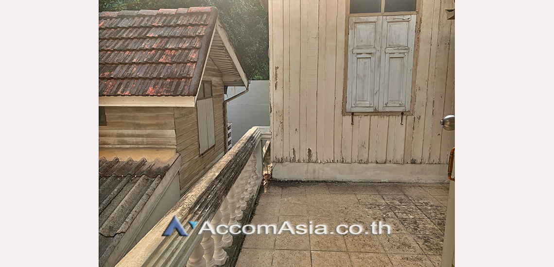 9  3 br House For Rent in Silom ,Bangkok MRT Sam Yan 48465