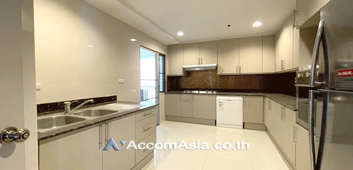unitPet friendly |  3 Bedrooms  Apartment For Rent in Sukhumvit, Bangkok  near MRT Sukhumvit - BTS Asok (18695)