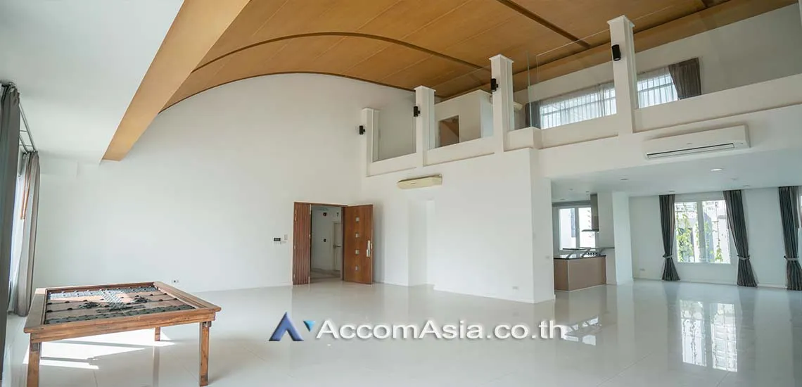 unitDuplex Condo, Penthouse |  4 Bedrooms  Apartment For Rent in Sukhumvit, Bangkok  near BTS Asok - MRT Sukhumvit (18700)