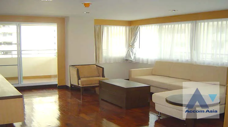 unit 4 Bedrooms  Apartment For Rent in Sukhumvit, Bangkok  near BTS Nana (18752)