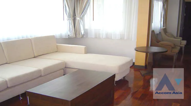 unit 4 Bedrooms  Apartment For Rent in Sukhumvit, Bangkok  near BTS Nana (18752)